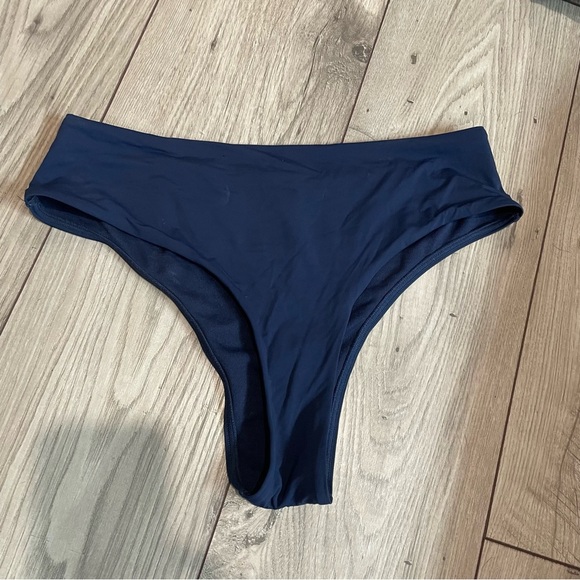 La Vie en Rose bikini bottoms NWOT medium lot of 2 - Picture 2 of 7